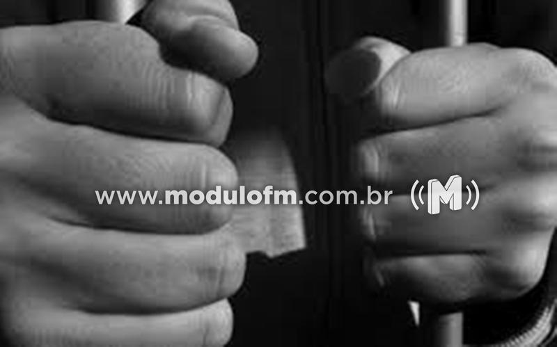 Polícia Militar prende receptador, recupera celular furtado e apreende...