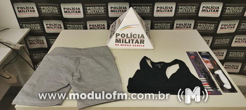 Mulher furta produtos de supermercado e acaba presa