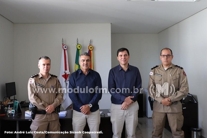 Sicoob Coopacredi assinou convênio com o 46º BPM para...