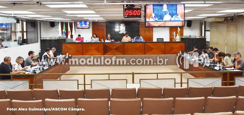 Projetos de reajuste salarial dos servidores da Prefeitura, Câmara...