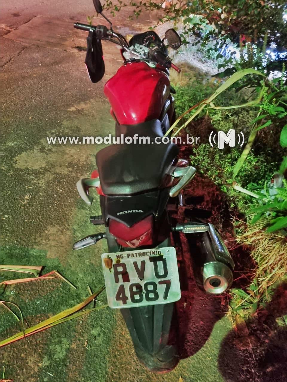 Imagem 1 do post Polícia Militar prende dois e apreende arma, munições e motocicleta em Patrocínio