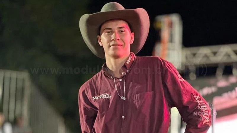 Gabriel Henrique Martins é campeão no rodeio da Expô...