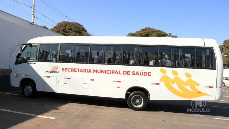 Vereadores querem averiguar uso de ônibus que transporta pacientes...