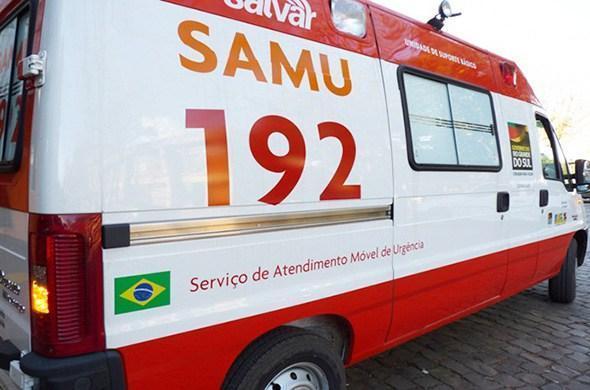 Casal fica ferido no bairro Marciano Brandão em colisão entre moto e carro