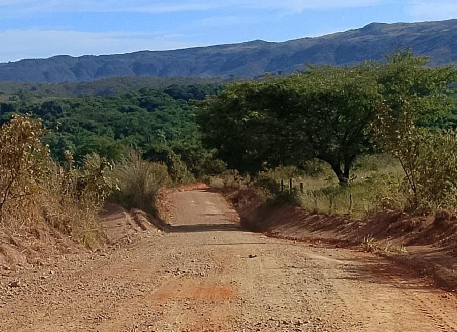 Prefeitura conclui revitalização da estrada da Ponte Alta que dá acesso à comunidade de Santa Rosa