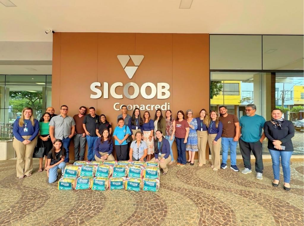 Projeto Alimentando a Cooperação do Sicoob Coopacredi destina cerca de 14t de alimentos a famílias em 2025
