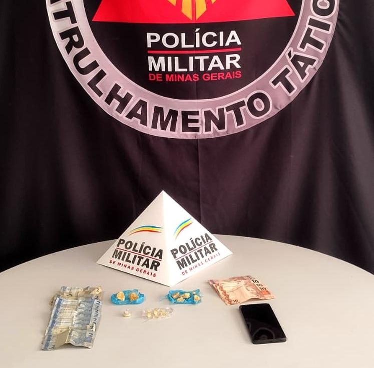 Dupla é presa com pedras de crack durante abordagem em Patrocínio