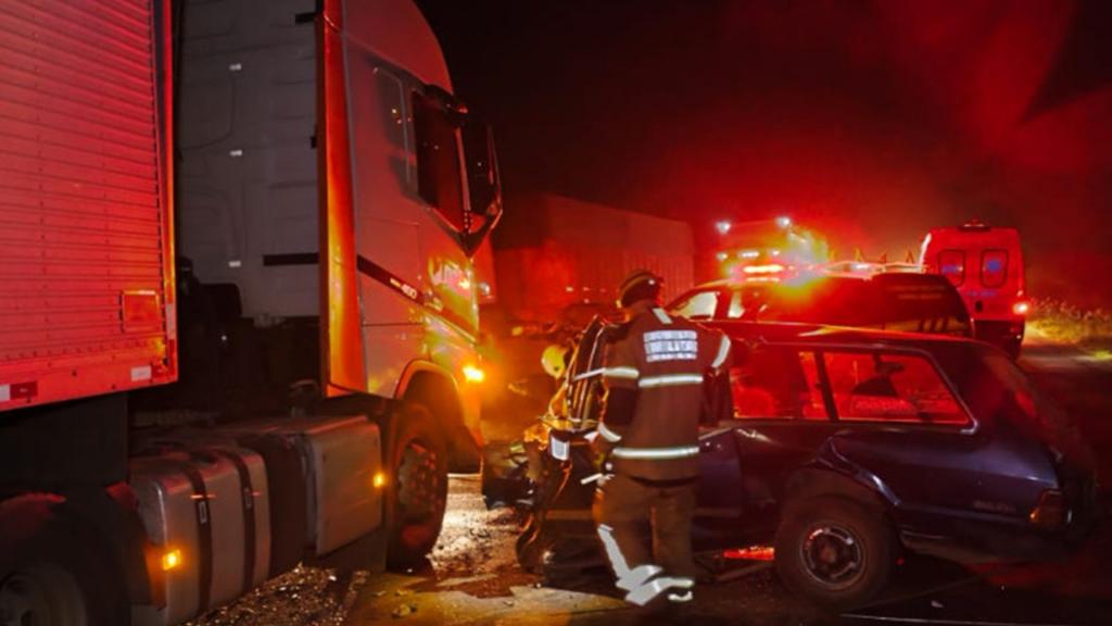 Grave acidente na MG-187, próximo a Ibiá, tira a vida de duas pessoas