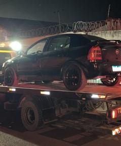 Imagem 1 do post Homem tenta fugir pelo telhado, mas é preso por tráfico de drogas em Monte Carmelo