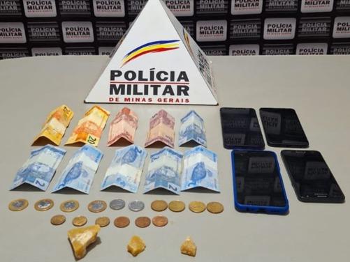 Polícia Militar prende traficantes e foragidos da Justiça em operação em Monte Carmelo