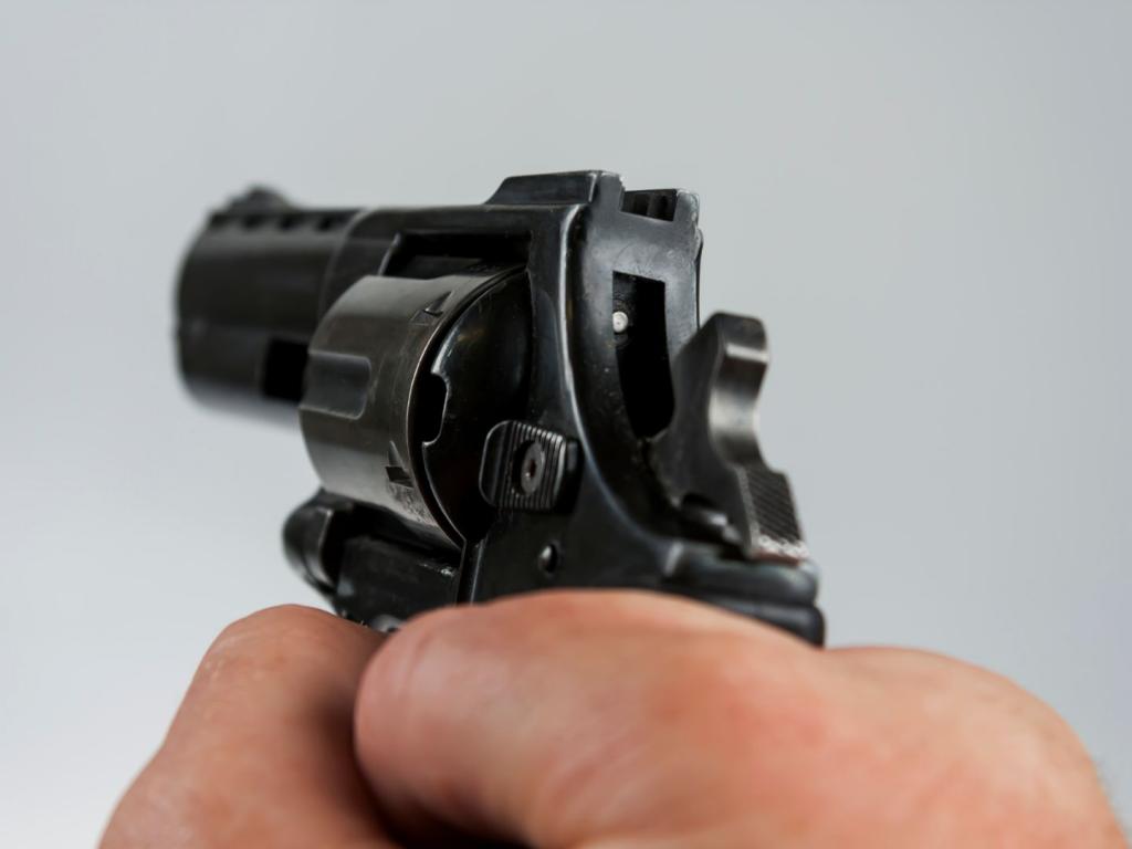 ATUALIZADA: PM segue à procura de autor de assassinato a tiros de...