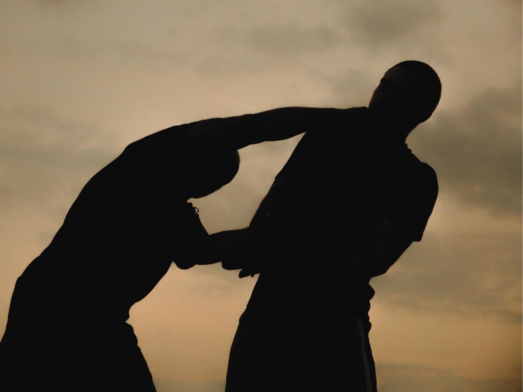 Homem com problemas mentais sofre agressão na rua em Patrocínio