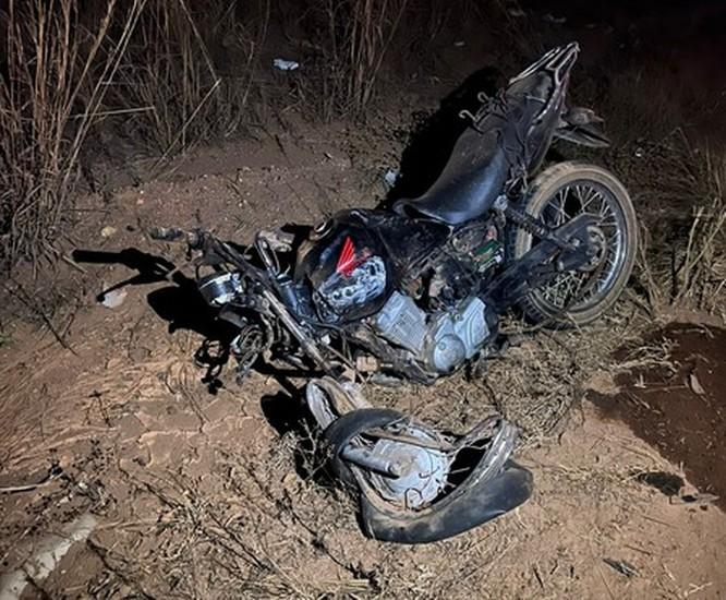 Motociclista de 26 anos morre em colisão frontal na...