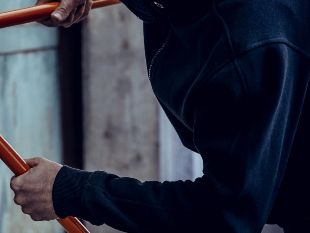 PM procura por ladrão de medidor de energia e...