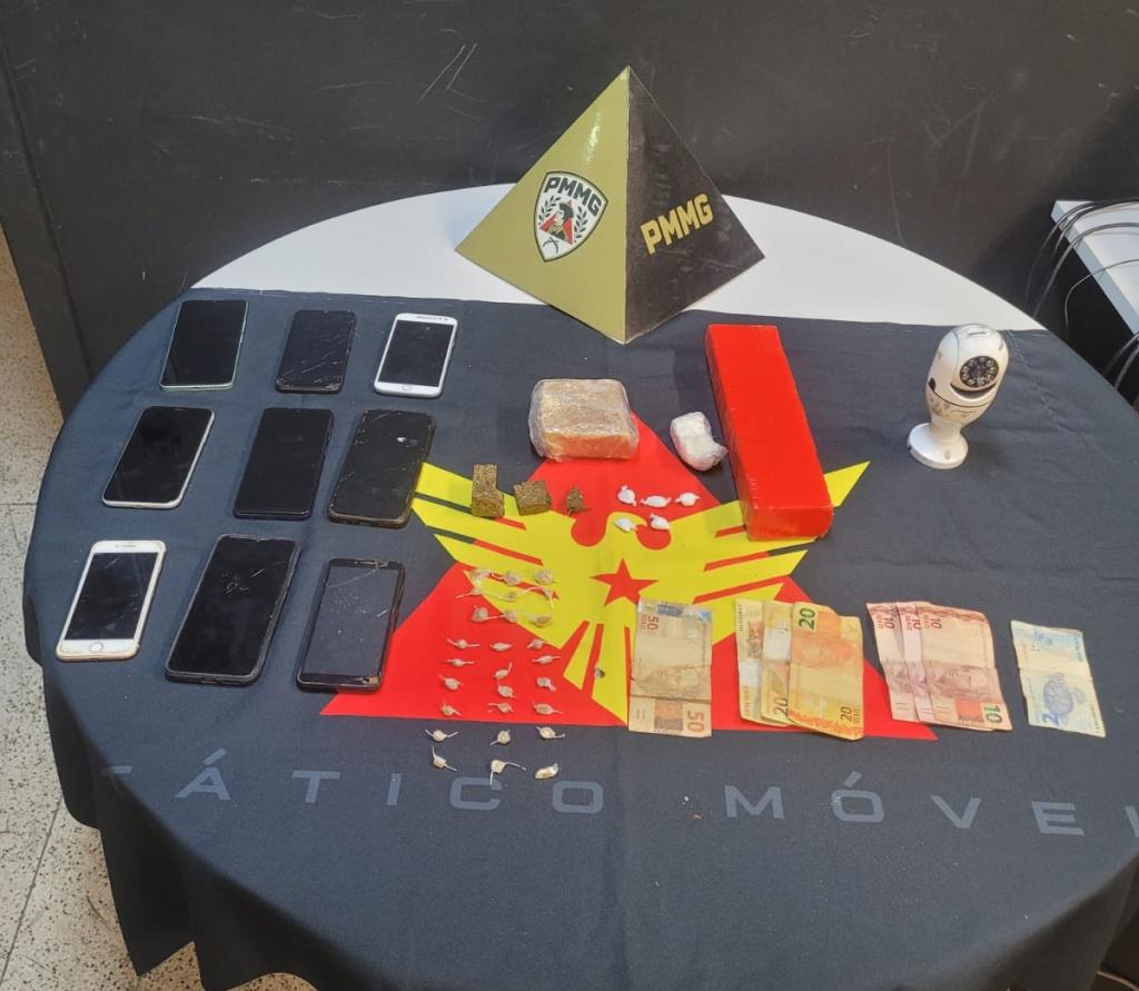 Polícia Militar prende quatro homens e apreende grande quantidade...