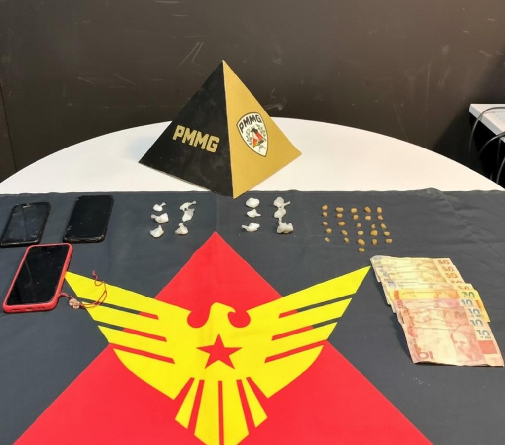 Prisão em flagrante: cinco são pegos com drogas no...