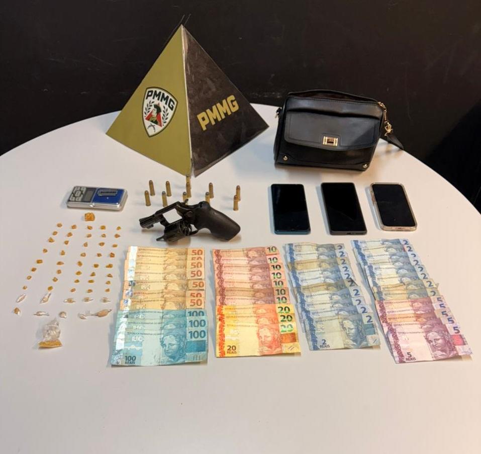 Três pessoas são presas por tráfico de drogas e porte ilegal de arma em Patrocínio