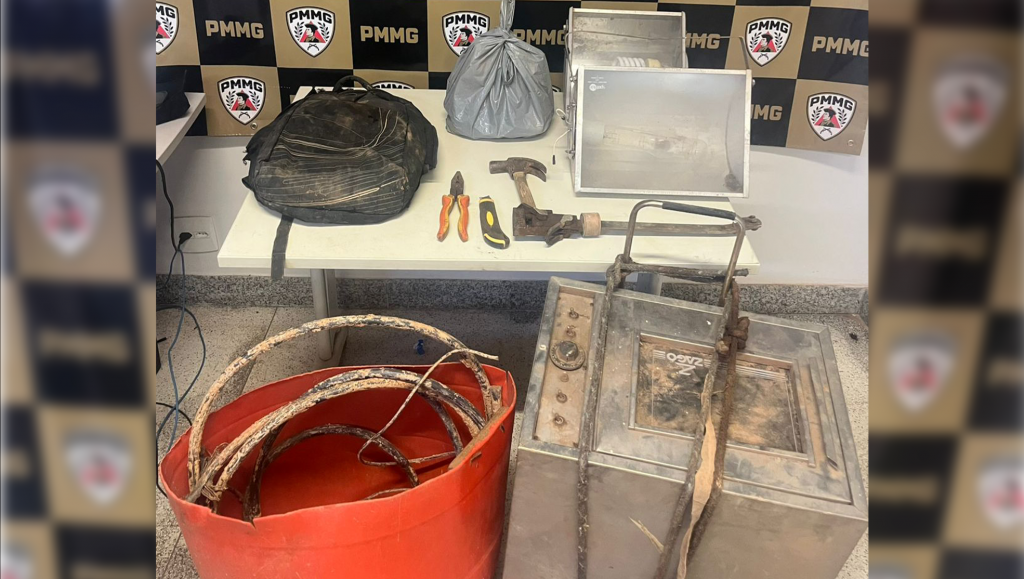 Dois homens são presos por furto em depósito desativado...