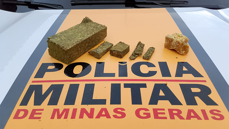 Homem é preso com maconha e crack na BR-352, em Coromandel