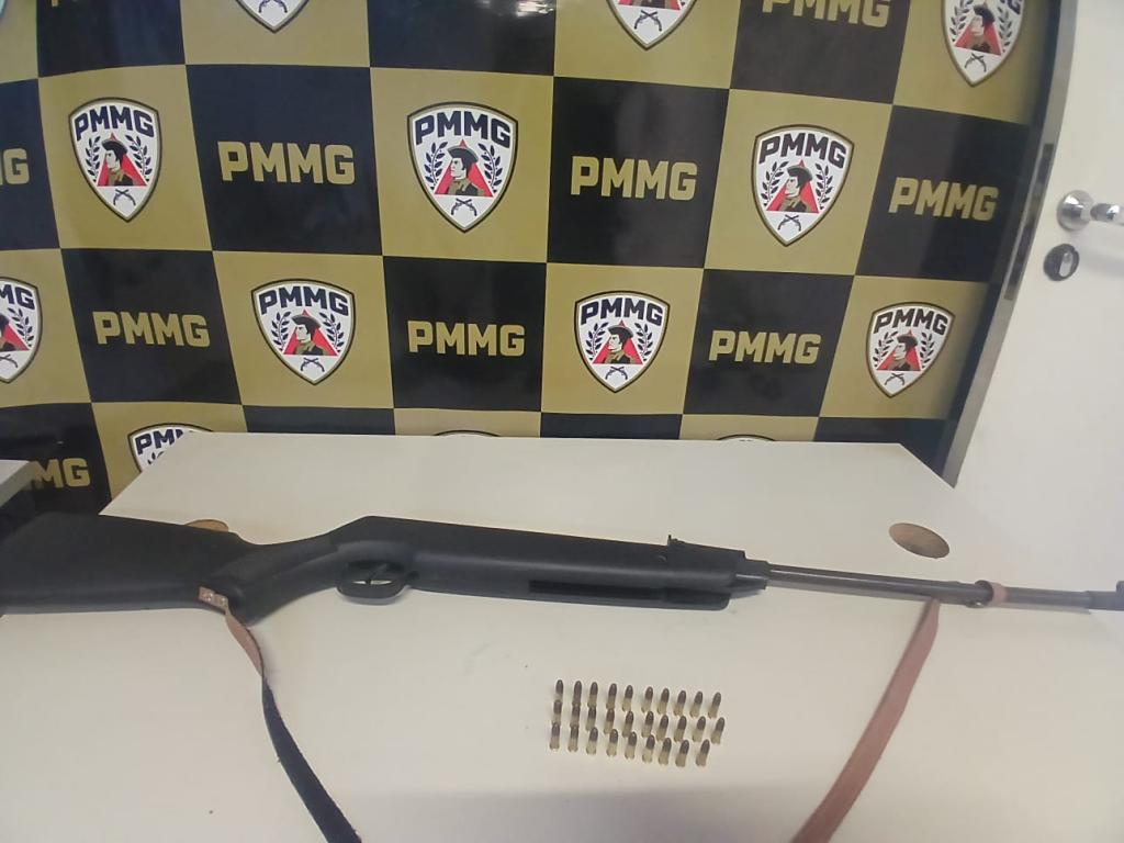 Homem é detido com arma adaptada e munições na zona rural de Coromandel