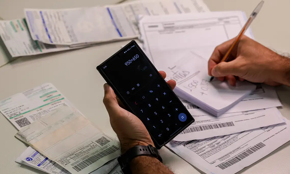 Pequenos negócios podem renegociar dívidas com a União até...