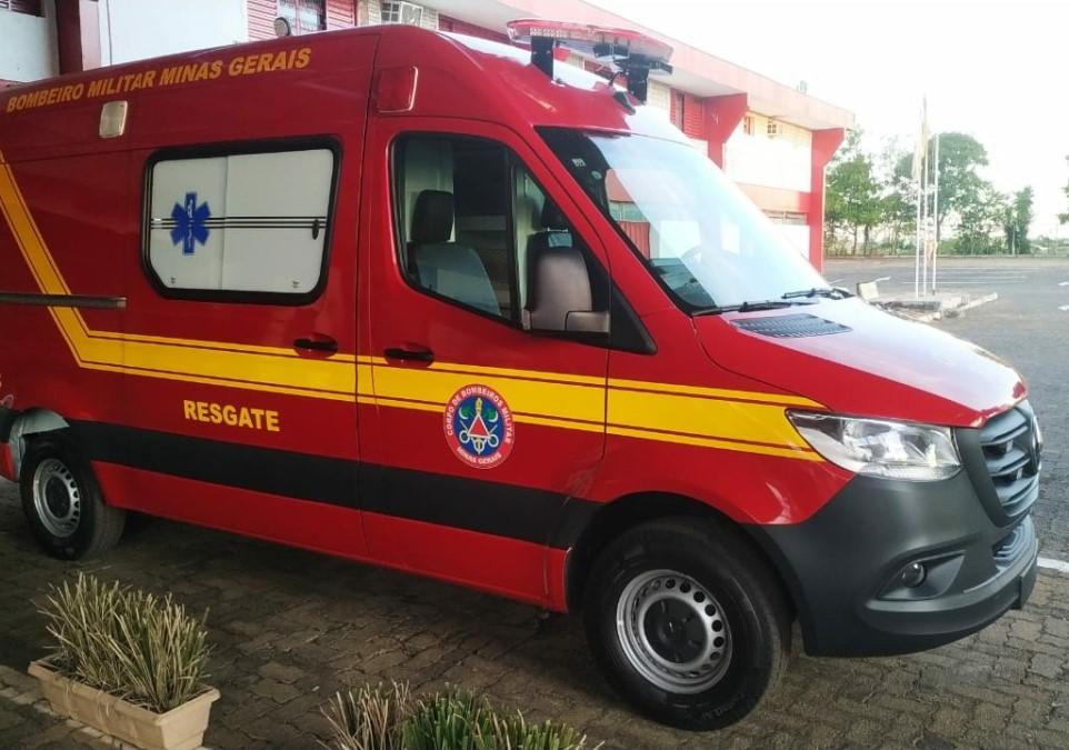 Motociclista fica gravemente ferido em acidente na avenida Faria Pereira, em Patrocínio