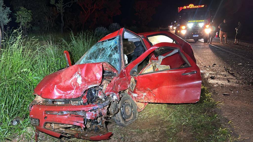 Imagem 2 do post Quatro pessoas morrem em acidente na BR-365 próximo ao trevo de Coromandel